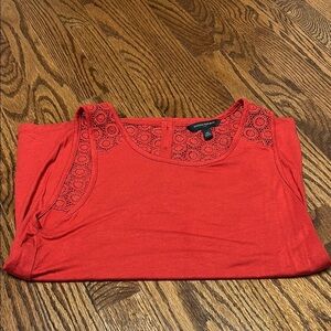 Banana Republic Pink Tank Top with Lace like Details🌿